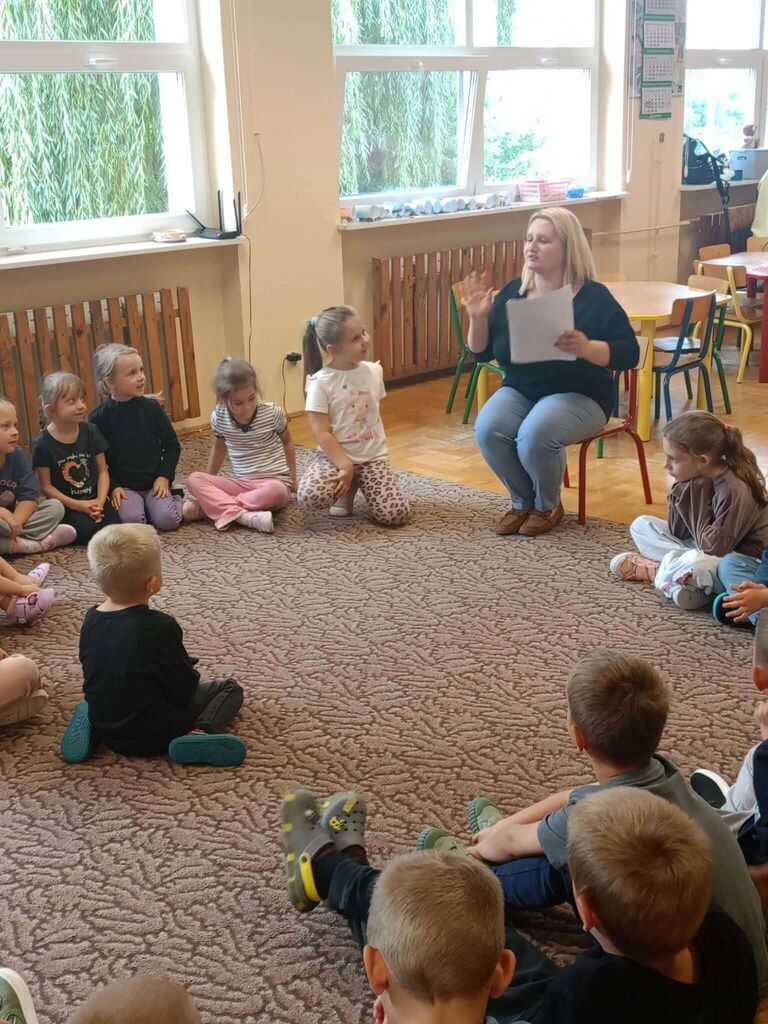 DZIEŃ KROPKI W NASZYCH ODDZIAŁACH PRZEDSZKOLNYCH!