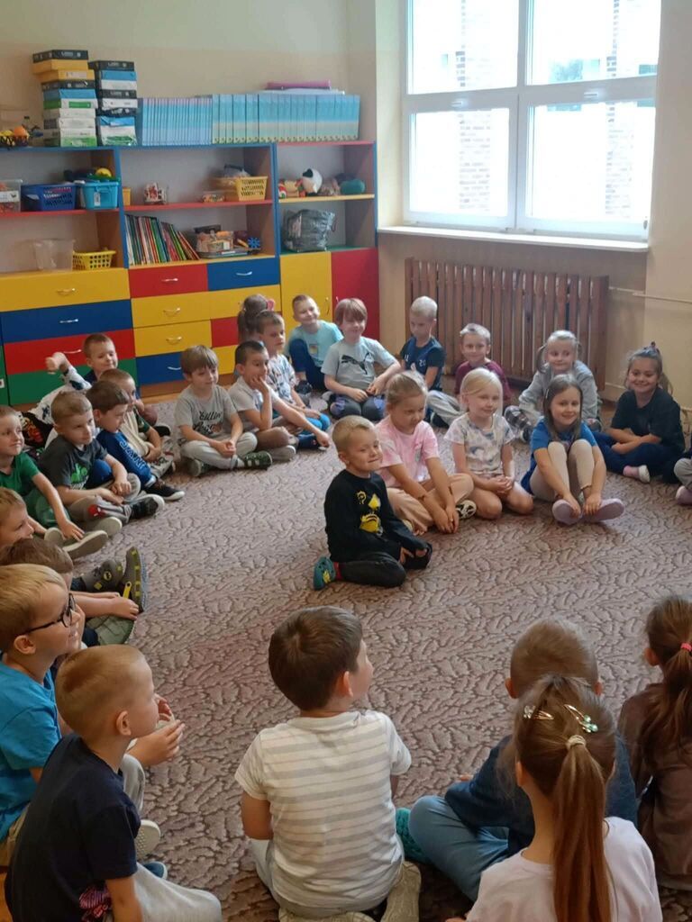 DZIEŃ KROPKI W NASZYCH ODDZIAŁACH PRZEDSZKOLNYCH!