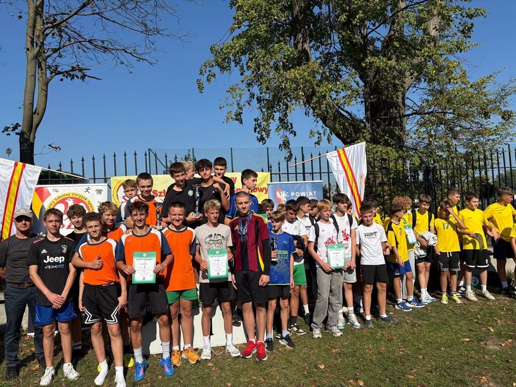 🏃‍♀️🏃‍♂️ KOLEJNE SUKCESY SPORTOWE UCZNIÓW NASZEJ SZKOŁY! 🏆🥇